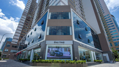 Đóng vai khách hàng trải nghiệm dịch vụ tại Showroom Jaguar Land Rover Hà Nội