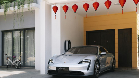 Porsche Taycan chính thức được giao đến các khách hàng đầu tiên tại Việt Nam