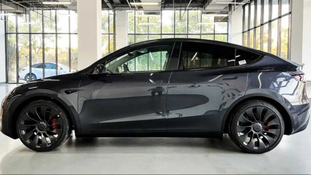 Trung Quốc: Tesla Model Y đã qua sử dụng có giá đắt hơn xe mới