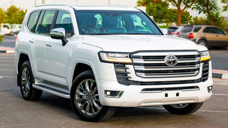 Toyota Land Cruiser 2021 cập bến thị trường Việt Nam: nâng cấp ngoại hình và trang bị, giá 4,06 tỷ đồng