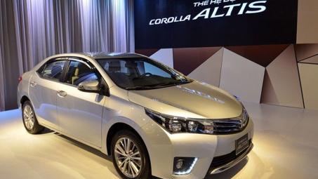 Toyota Corolla Altis sản xuất năm 2015 giá ngang Vios mới