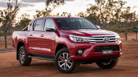 Gần 2.000 xe Toyota Hilux nhập khẩu tại Việt Nam bị triệu hồi