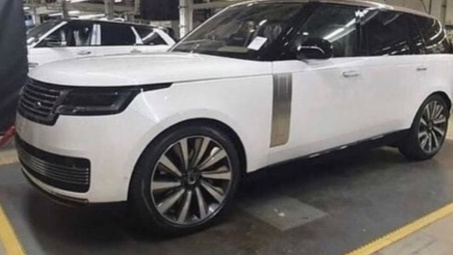 Range Rover 2022 tiếp tục rò rỉ hình ảnh trước ngày ra mắt