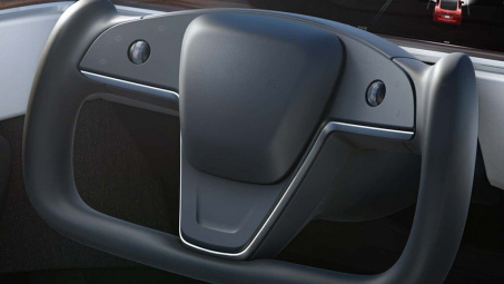 Vô lăng chữ U trên Tesla Model S và X liệu có đạt tiêu chuẩn an toàn?