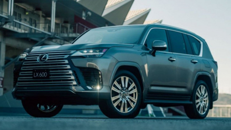 Nối tiếp Land Cruiser, Toyota tạm dừng nhận đơn đặt hàng Lexus LX, LC300