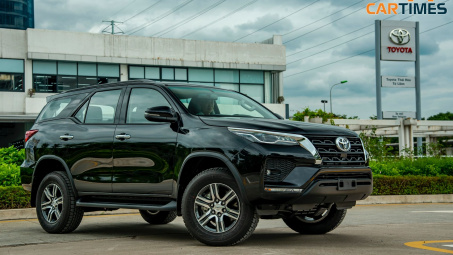 Chi tiết xe Toyota Fortuner phiên bản máy dầu 2.4L 4x2 AT tại đại lý