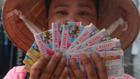 Các nhân tố ảnh hưởng đến quyết định mua vé số truyền thống của người dân thành phố Phan Rang - Tháp Chàm, tỉnh Ninh Thuận