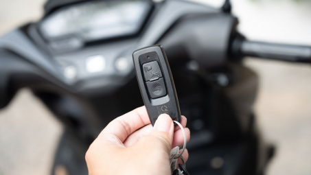 Xử lý như thế nào khi smartkey trên xe ga không mở được?