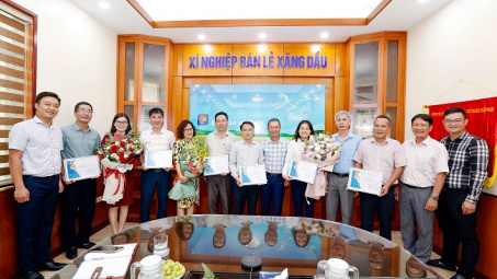 Xí nghiệp Bán lẻ Xăng dầu - Đểm sáng trong kinh doanh dầu mỡ nhờn Petrolimex