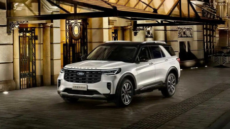 Ford Explorer 2023 facelift lộ diện tại Trung Quốc với màn hình 27 inch