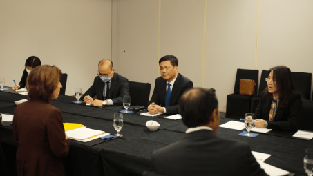 Việt Nam - Hoa Kỳ: Cùng xem xét và giải quyết các vấn đề thương mại song phương và khu vực