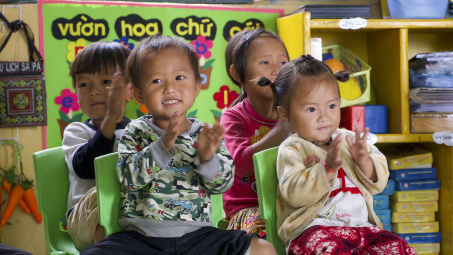 Niềm vui của những đứa trẻ ở Xà Hồ