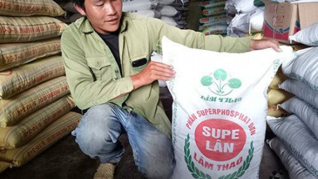 Hỗ trợ nông dân trả chậm phân bón - Nét đẹp văn hóa, đậm tính nhân văn của Công ty Supe Lâm Thao