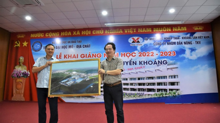 Nhôm Đắk Nông: Khai giảng Lớp Kỹ thuật tuyển khoáng