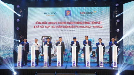 Petrolimex ra mắt dịch vụ thanh toán không dùng tiền mặt