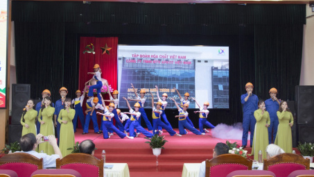 Công ty Apatit Việt Nam: “Vinh quang thuộc về các thế hệ công nhân Mỏ Apatit Lào Cai"