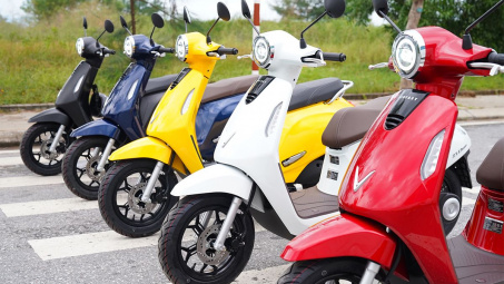 Lô xe máy điện thông minh Evo200 đầu tiên đến tay người dùng