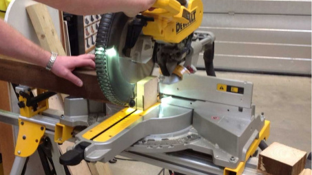 Chính thức thu hồi sản phẩm máy cưa góc chuyên dụng DeWALT tại thị trường Việt Nam