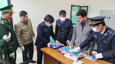 Hải quan Quảng Trị bắt 8 đối tượng nhập cảnh mang theo gần 6 kg ma túy