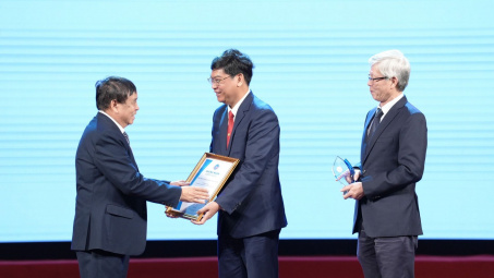 EVNHCMC được vinh danh là Doanh nghiệp vì sự nghiệp phát triển năng lượng Việt Nam bền vững