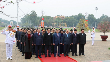 Lãnh đạo Đảng, Nhà nước vào Lăng viếng Chủ tịch Hồ Chí Minh, tưởng niệm các Anh hùng liệt sĩ