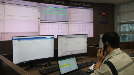 Những người âm thầm giữ dòng điện được thông suốt