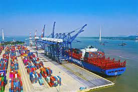 Phản ứng của thị trường khi công bố thông tin thay đổi hội đồng quản trị tại các doanh nghiệp cảng biển niêm yết trên thị trường Việt Nam