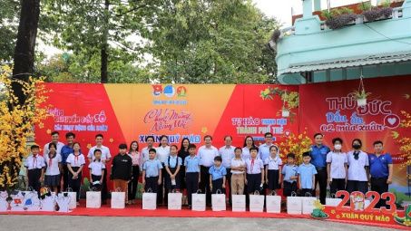 EVNGENCO3: Trao quà tết Quý Mão 2023