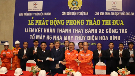 Phát động thi đua liên kết hoàn thành thay bánh xe công tác tổ máy H5 Nhà máy Thuỷ điện Hoà Bình