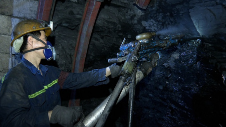 Năm 2023, TKV tăng cường giám sát, tập trung đảm bảo an toàn lao động