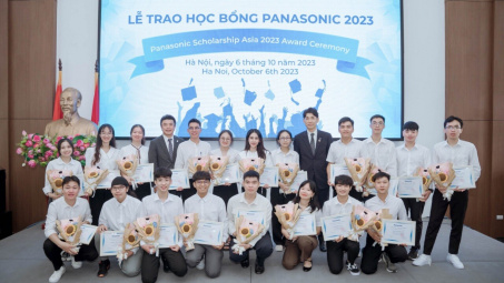 Panasonic tăng cường cơ hội học tập cho sinh viên vượt khó