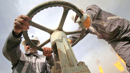 Giá xăng dầu hôm nay 12/10: Lao dốc trước động thái của Saudi Arabia
