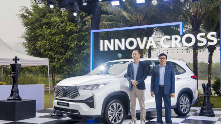 Toyota giới thiệu Innova Cross mới tại Việt Nam, quyết “đấu” Hyundai Custin