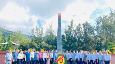 Đảng ủy Công ty Nhôm Đắk Nông tổ chức về nguồn tại Côn Đảo