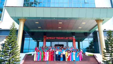 Công ty Apatit Việt Nam: Hơn 300 nữ CBCNVCLĐ tham dự buổi gặp mặt nhân Ngày 20/10