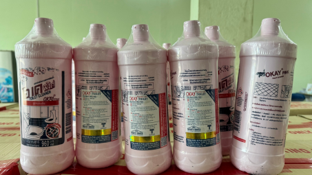 Ngăn chặn kịp thời gần 1.100 chai nước tẩy bồn cầu giả nhãn hiệu Okay