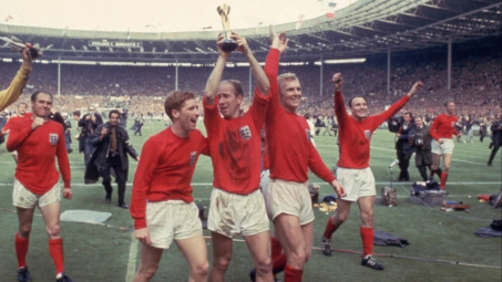 Huyền thoại bóng đá Anh Bobby Charlton qua đời