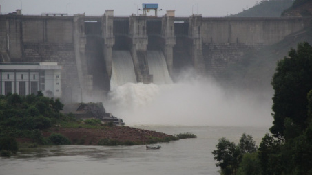 Mực nước hồ thủy điện ngày 24/10: Thủy điện Hương Điền tăng xả để điều tiết hồ chứa