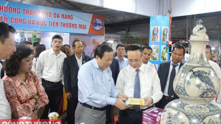 Khai mạc Hội chợ triển lãm hàng công nghiệp nông thôn tiêu biểu khu vực miền Trung - Tây Nguyên năm 2023