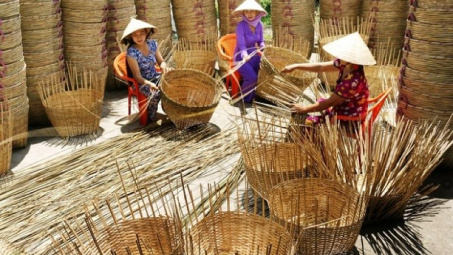 Các làng nghề Hà Nội bán hàng hiệu quả qua các kênh thương mại điện tử