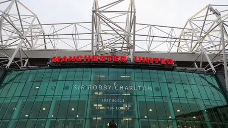 Manchester United công bố lỗ dù doanh thu kỷ lục