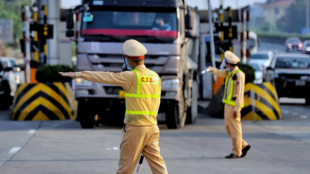 “Siết” thời gian lái xe không quá 8 tiếng/ngày