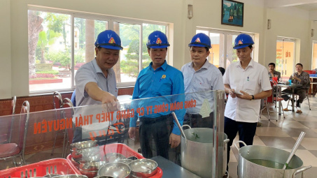 Giao lưu kinh nghiệm hoạt động công đoàn Thép và Hóa chất