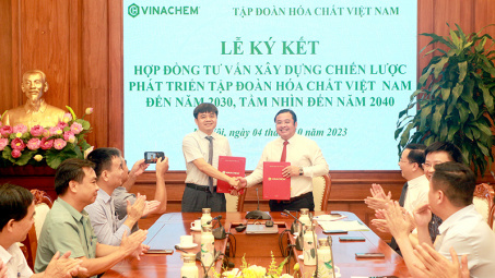 VINACHEM: Ký Hợp đồng Tư vấn xây dựng chiến lược phát triển Tập đoàn