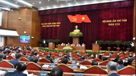 Thông cáo báo chí ngày làm việc thứ năm của Hội nghị Trung ương 8