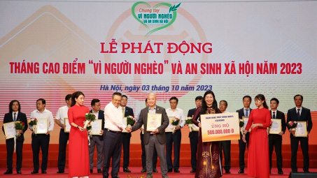 SeABank trao 500 triệu đồng ủng hộ Tháng cao điểm “Vì người nghèo và an sinh xã hội"