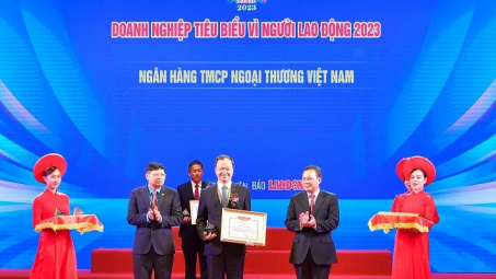 Vietcombank: Nhận Bằng khen “Doanh nghiệp tiêu biểu vì người lao động” lần thứ 4 liên tiếp