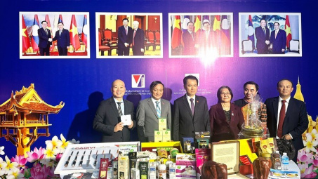 Việt Nam - Lào: Chuyển đổi số để xúc tiến thương mại