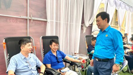 Gần 300 CBCNV Tập đoàn Hóa chất Việt Nam tham gia Ngày Hội hiến máu