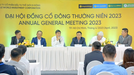 Cổ phiếu MWG chạm đáy lịch sử, Chủ tịch Thế giới Di động liền đăng ký mua 1 triệu cổ phần